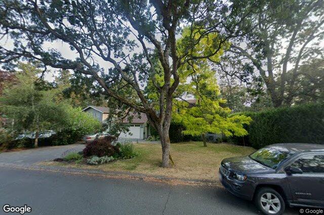 Street view of 1538 Cedarglen Rd, Saanich