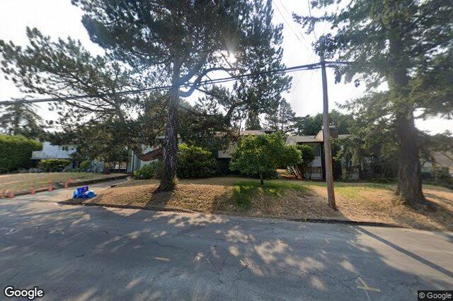 Street view of 4405 Tyndall Ave, Saanich