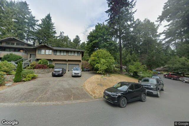 Street view of 1005 Kentwood Pl, Saanich