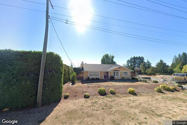 Street view of 7927 Wallace Dr, Central Saanich