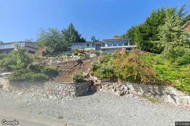 Street view of 8870 Forest Park Dr, North Saanich