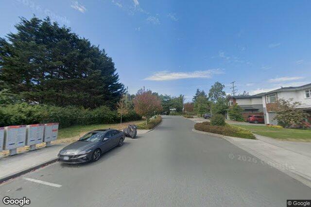 Street view of 2020 Deerbrush Cres, North Saanich