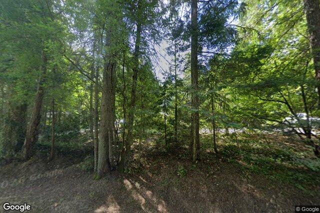Street view of 885 Falkirk Ave, North Saanich