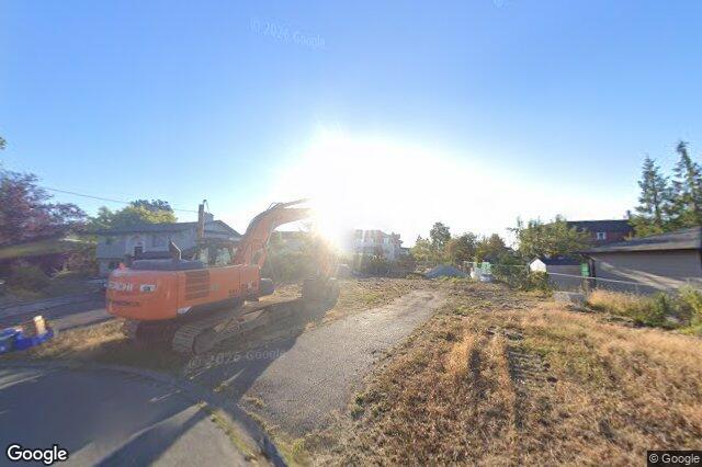 Street view of 204 – 2286 Henry Ave, Sidney
