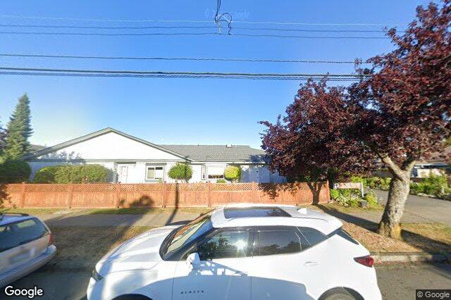 Street view of 5 – 10084 Third St, Sidney