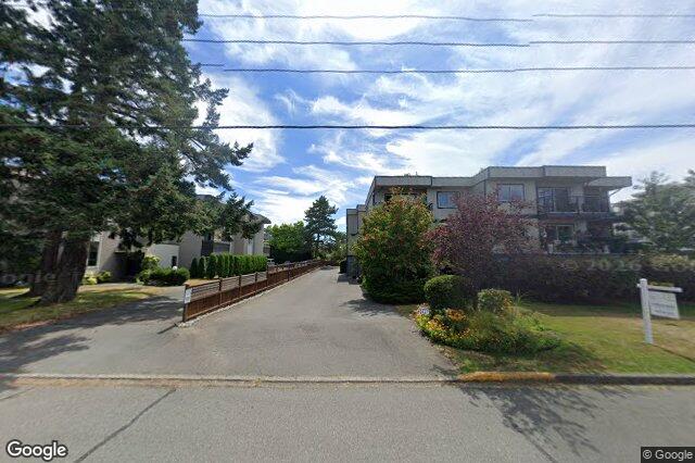 Street view of 304 – 2427 Amherst Ave, Sidney