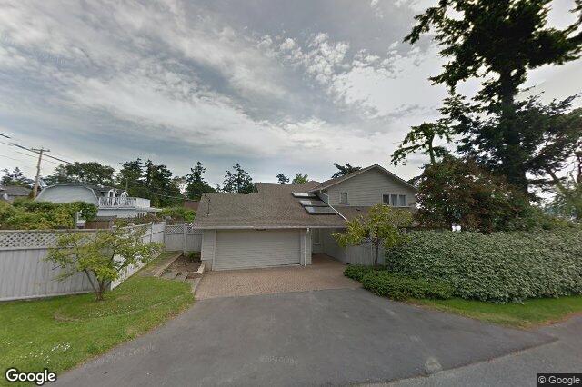 Street view of 10652 Madrona Dr, North Saanich