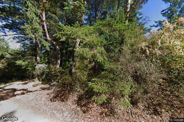 Street view of 1390 Laurel Rd, North Saanich