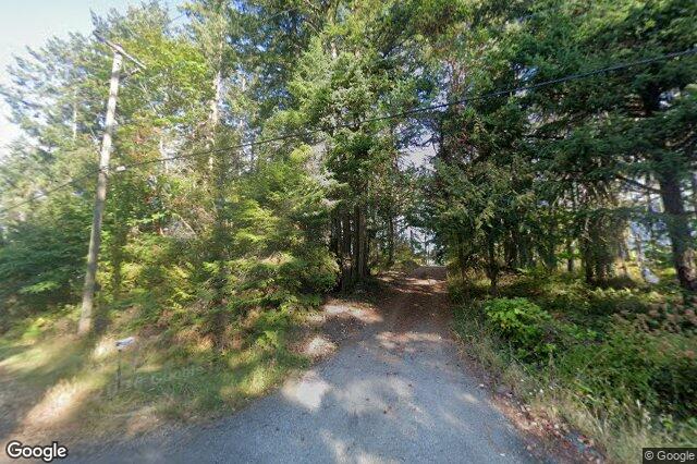 Street view of 418 Lands End Rd, North Saanich