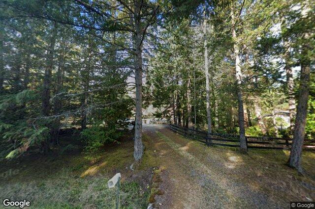 Street view of 649 Woodcreek Dr, North Saanich