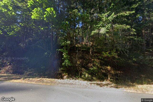 Street view of 1495 Lands End Rd, North Saanich