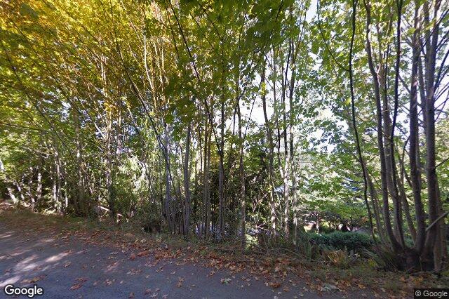 Street view of 122 Ontario Pl, Salt Spring